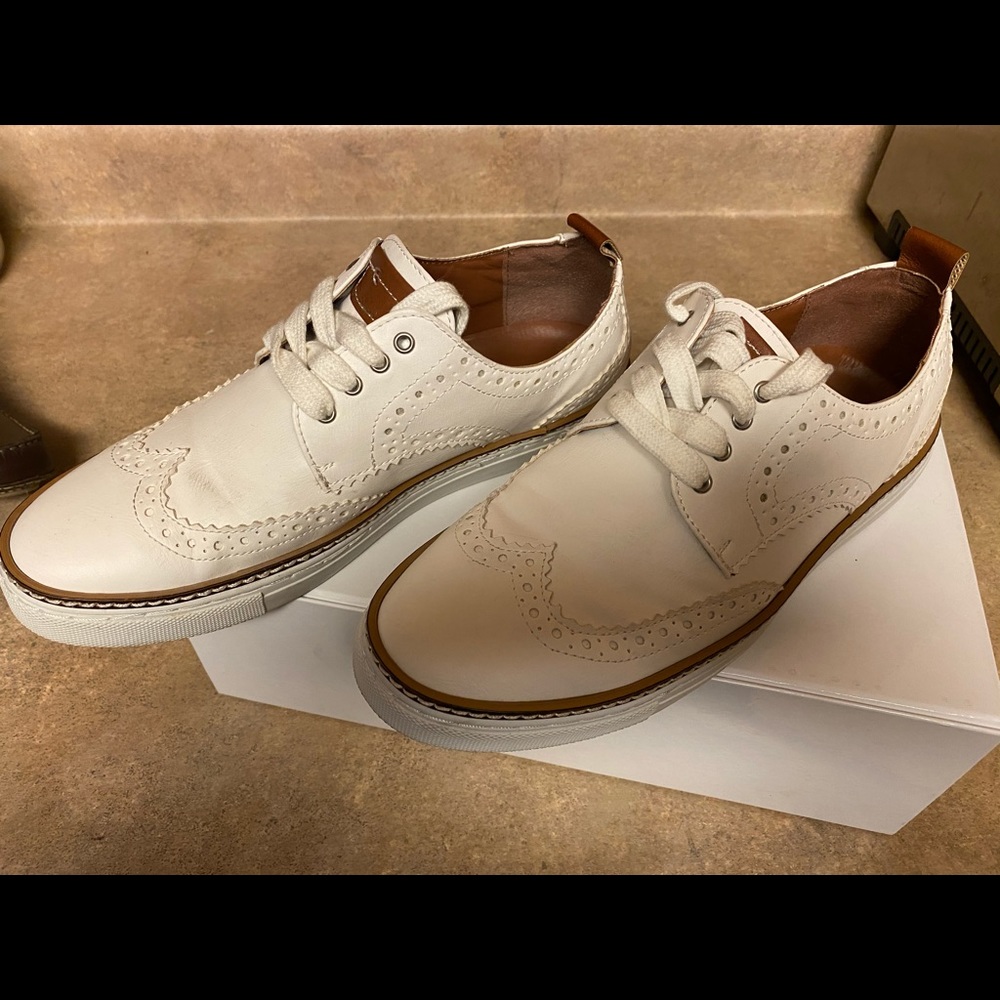 D-WYTHE by JEFFERY CAMPBELL lace up sneakers